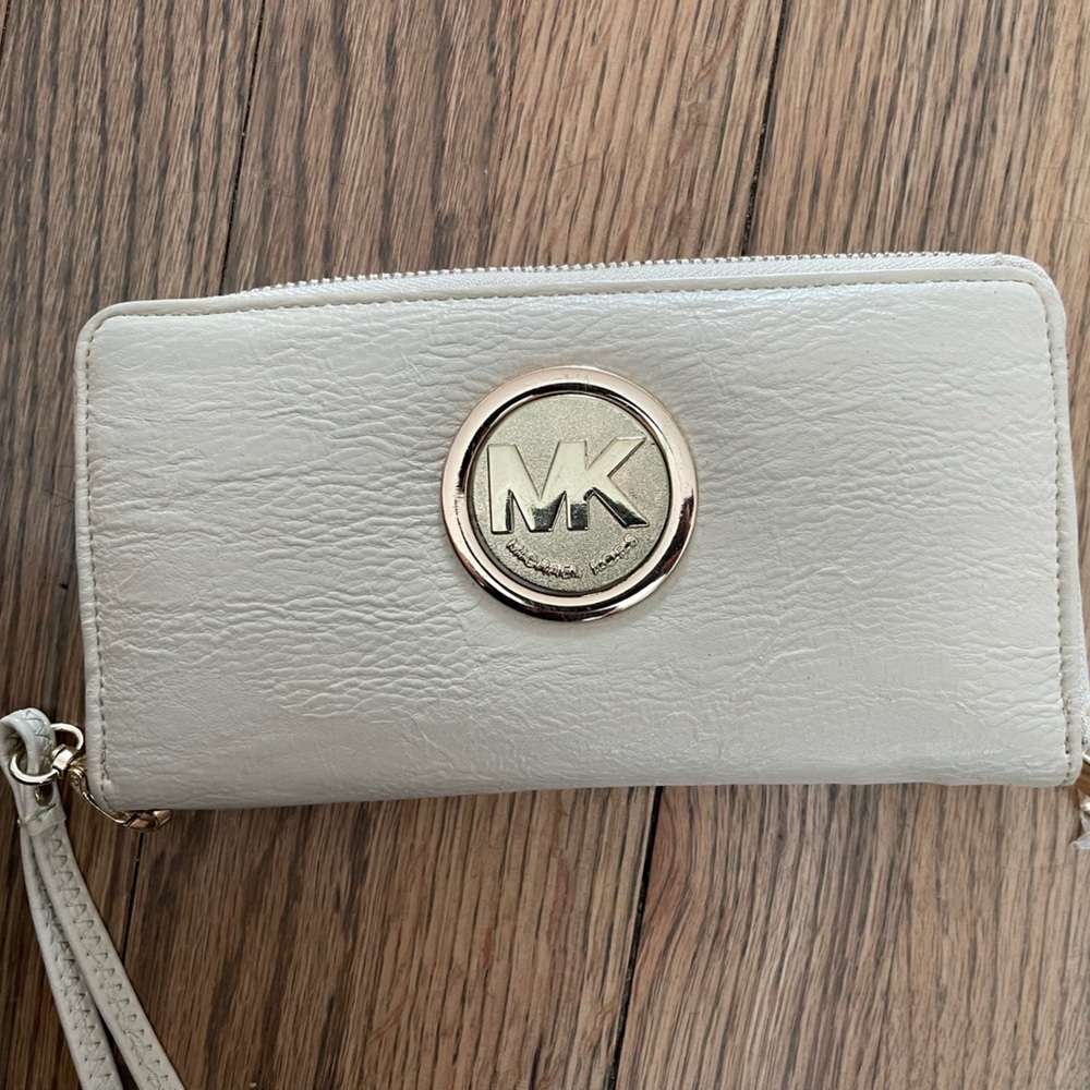 Cream Colored Wallet